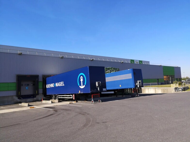 Industriel/Logistique dans La Veuve à louer - Photo de l’immeuble – Image 3 sur 20