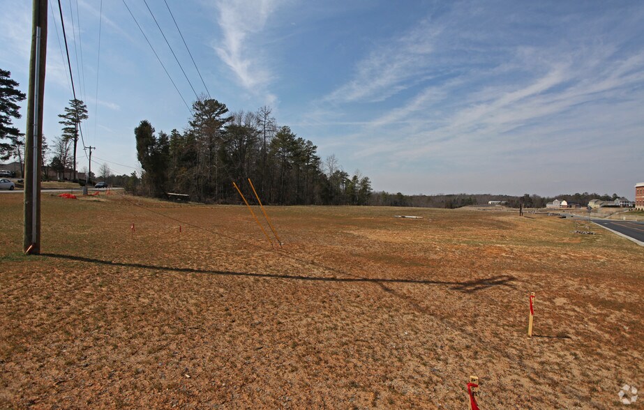 01 Dorman Rd, Pineville, NC à vendre - Photo principale – Image 1 sur 3