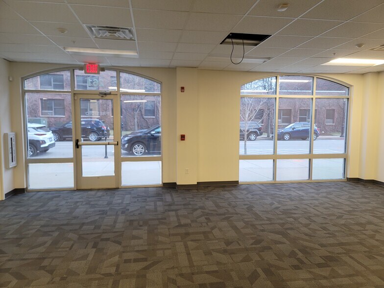 261 N 4th St, Springfield, IL à louer - Photo de l’immeuble – Image 2 sur 11