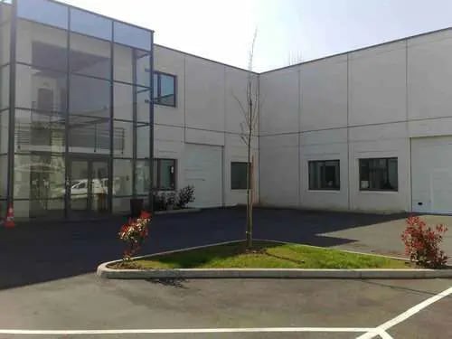 Local d’activités dans Argenteuil à louer - Photo de l’immeuble – Image 2 sur 7