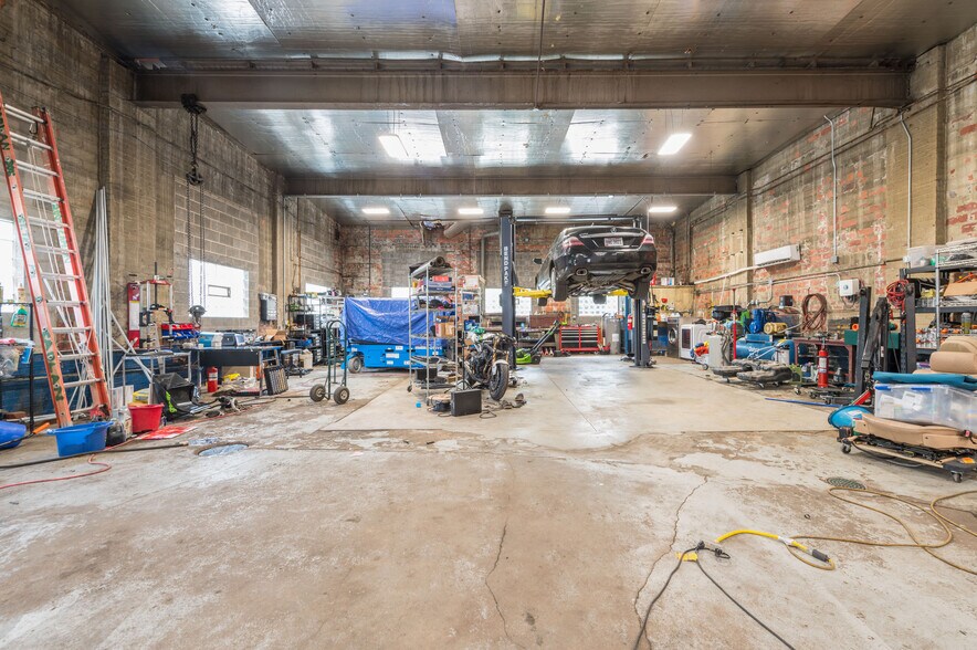 2030 Broadview Rd, Cleveland, OH à vendre - Photo de l’immeuble – Image 3 sur 20