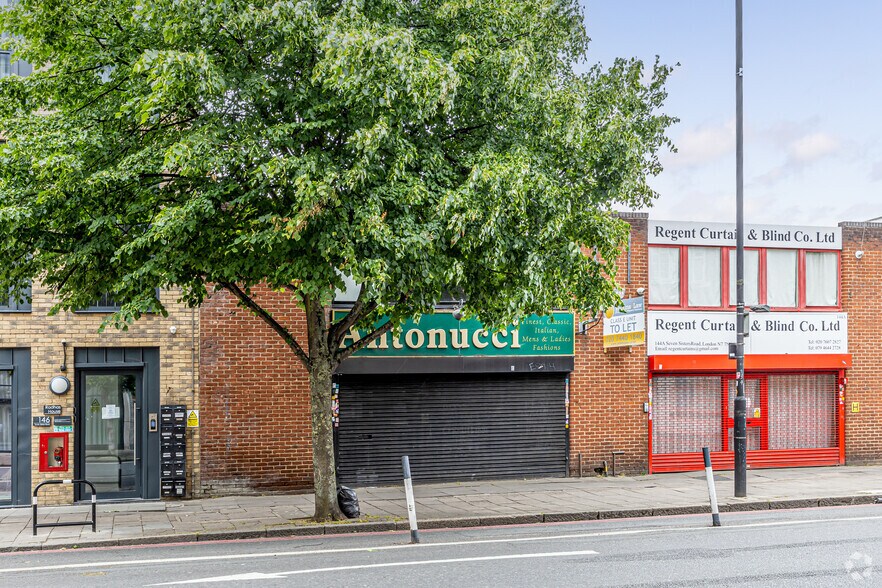 144 Seven Sisters Rd, Londres à louer - Photo de l’immeuble – Image 2 sur 3