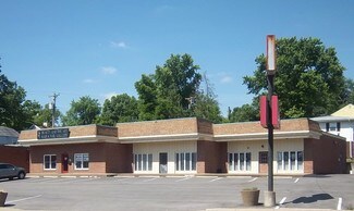 Plus de détails pour 1943-1947 Woodson Rd, Overland, MO - Local commercial à louer