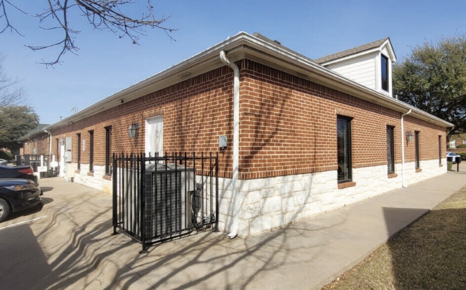 2801 Duke of Gloucester St, DeSoto, TX à louer - Photo de l’immeuble – Image 3 sur 6