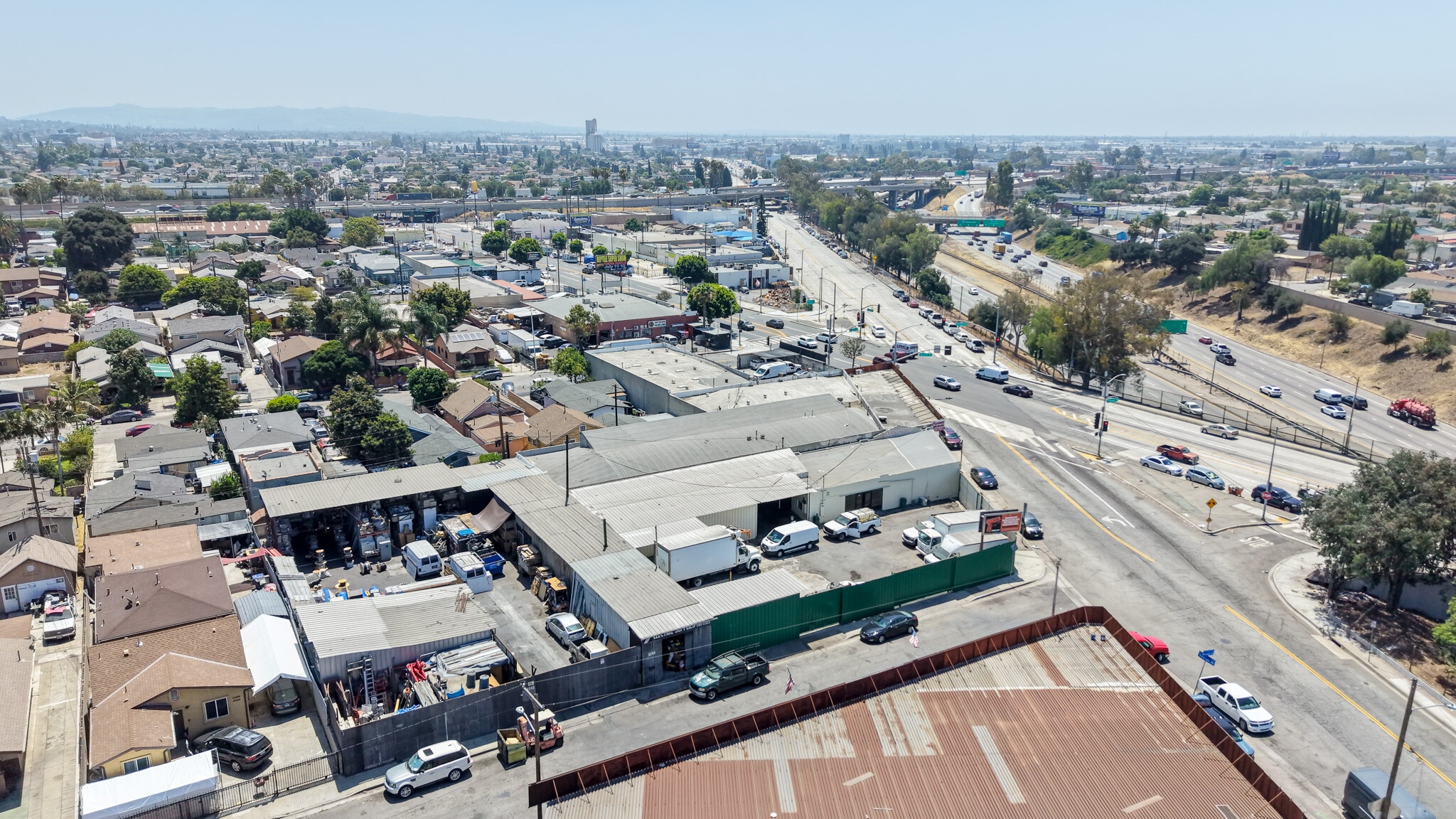 4373 Telegraph Rd, Los Angeles, CA à louer Photo de l’immeuble– Image 1 sur 22