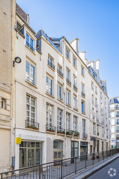 Immeuble residentiel dans Paris à vendre - Photo principale – Image 1 sur 4