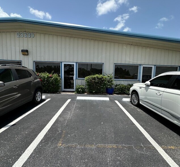 23330 Harborview Rd, Port Charlotte, FL à vendre - Photo de l’immeuble – Image 2 sur 63