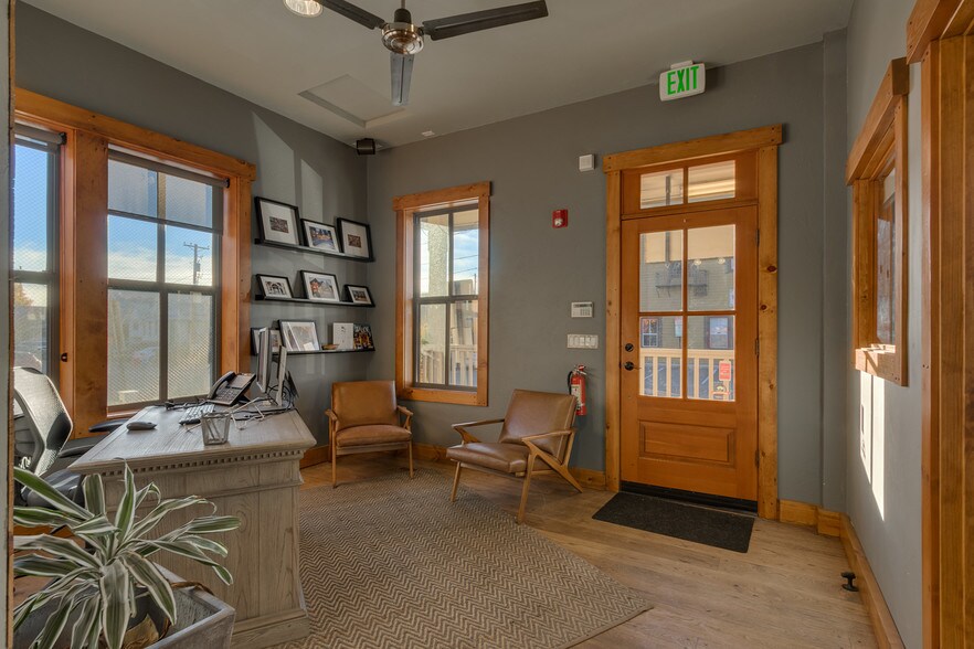 10010 Church St, Truckee, CA à vendre - Photo intérieure – Image 2 sur 16