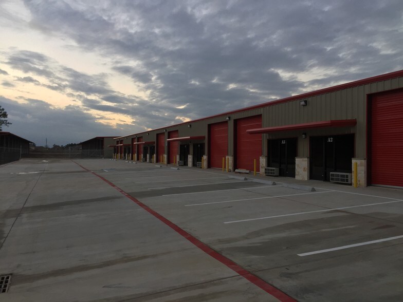 18207 N Eldridge Pky, Tomball, TX à louer - Photo de l’immeuble – Image 2 sur 11