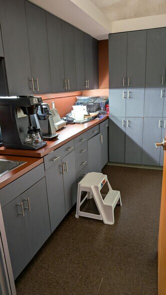 407 President Clinton Ave, Little Rock, AR à louer - Photo de l’immeuble – Image 3 sur 4