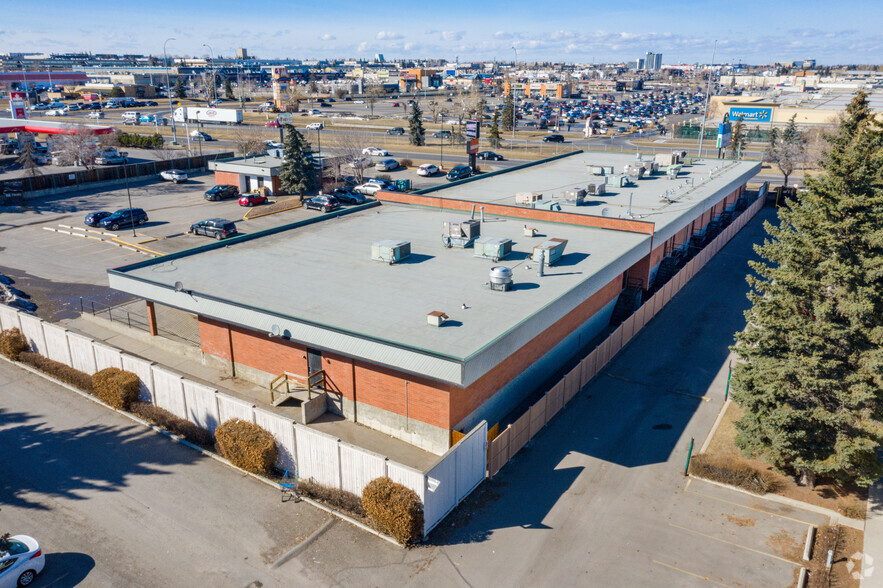 3745 Memorial Dr SE, Calgary, AB à louer - Photo de l’immeuble – Image 2 sur 8