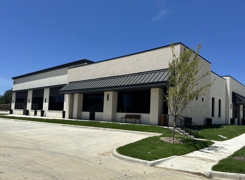 260 W John W Carpenter Fwy, Irving, TX à vendre - Photo de l’immeuble – Image 2 sur 9