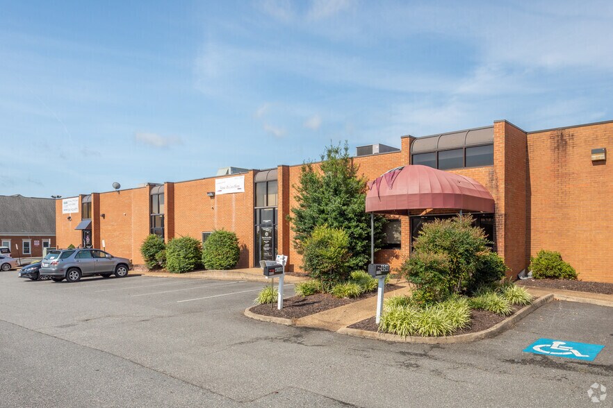 4540 Plank Rd, Fredericksburg, VA à vendre - Photo de l’immeuble – Image 2 sur 5