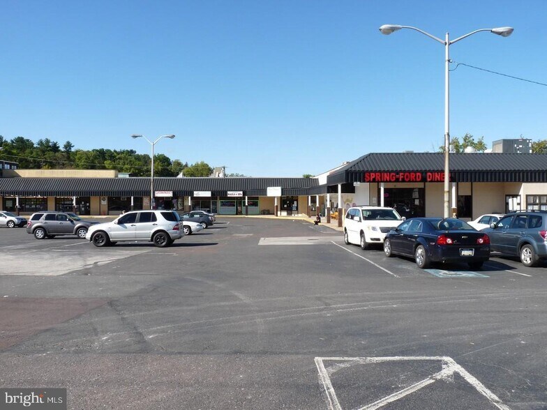 43 E Bridge St, Spring City, PA à louer - Photo de l’immeuble – Image 1 sur 19