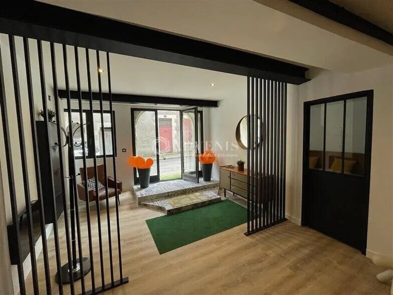 Local commercial dans Orléans à vendre - Photo de l’immeuble – Image 2 sur 7