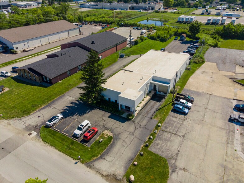 2845 Tobey Dr, Indianapolis, IN à vendre - Photo de l’immeuble – Image 1 sur 18