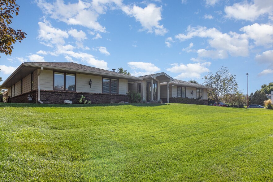 7700 W 145th St, Apple Valley, MN à vendre - Photo de l’immeuble – Image 2 sur 14