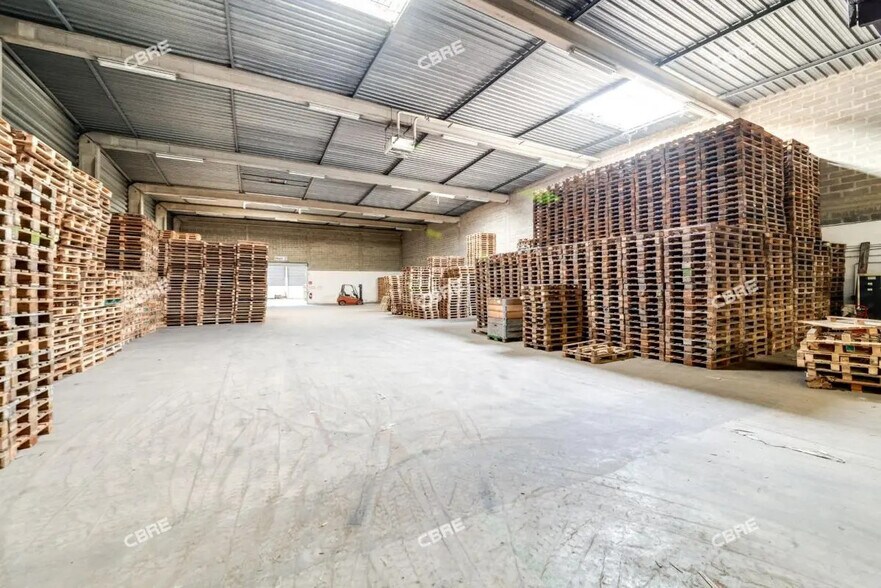 Local d’activités dans Antony à louer - Photo de l’immeuble – Image 3 sur 14