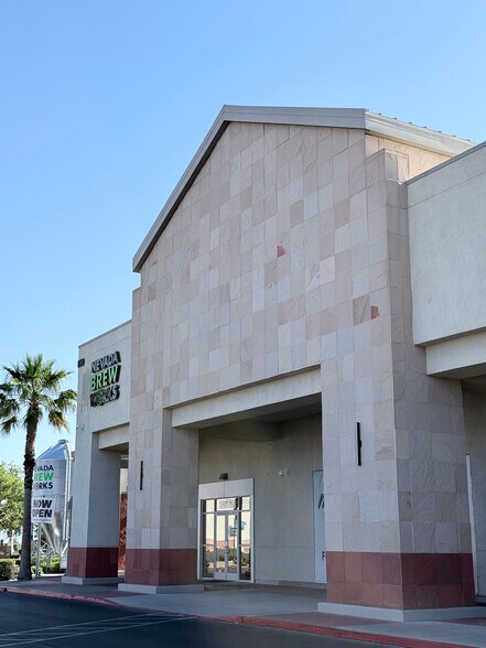 820 S Rampart Blvd, Las Vegas, NV à louer - Photo de l’immeuble – Image 3 sur 22