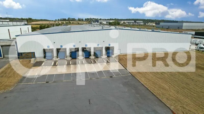 Industriel/Logistique dans La Veuve à louer - Photo de l’immeuble – Image 3 sur 6