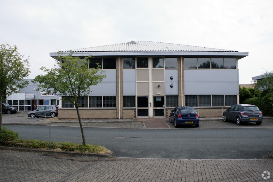 Herrick Way, Staverton à vendre - Photo de l’immeuble – Image 2 sur 12