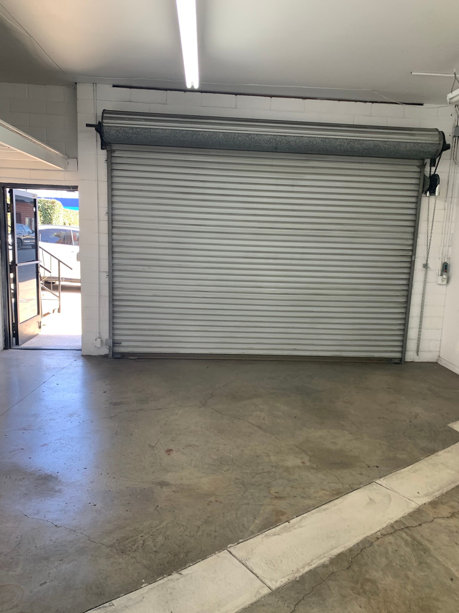 317 S Isis Ave, Inglewood, CA à louer Photo intérieure– Image 1 sur 6