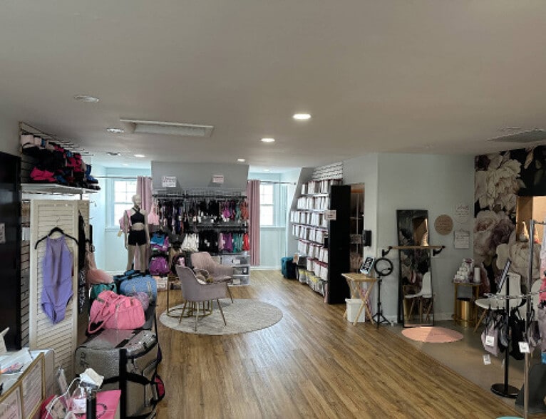 8759 Mathis Ave, Manassas, VA à louer - Photo intérieure – Image 2 sur 5