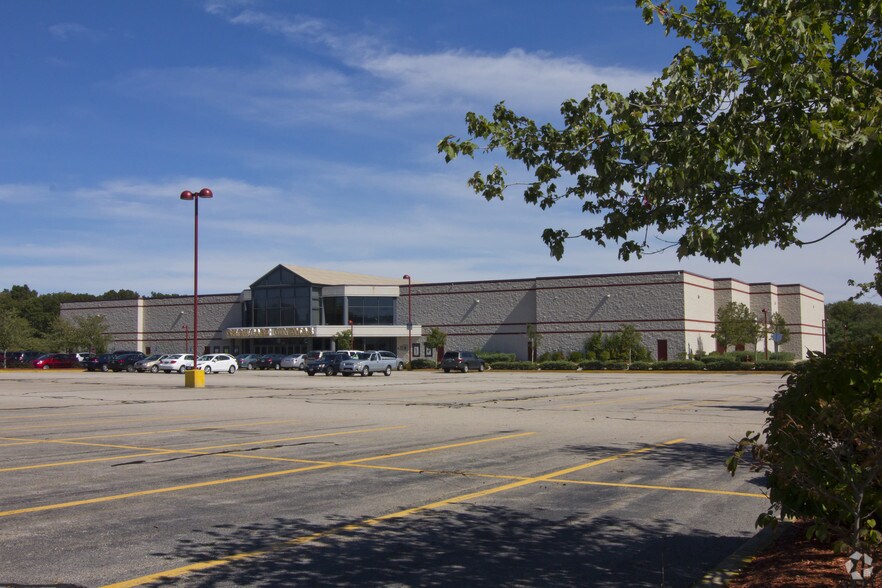 Showcase Cinema Portfolio portefeuille de 13 biens à vendre sur LoopNet.fr - Photo principale – Image 3 sur 15