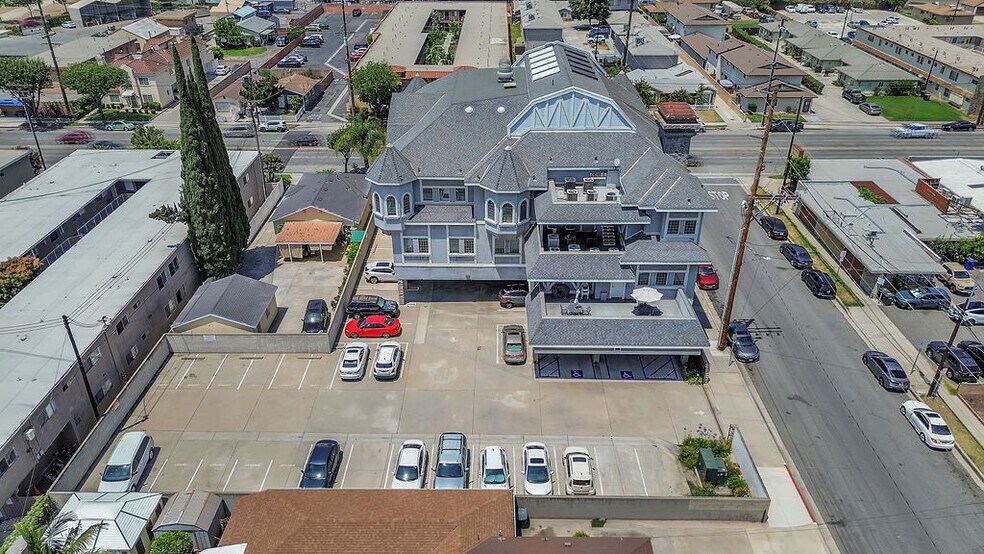 16600 Woodruff Ave, Bellflower, CA à vendre - Photo de l’immeuble – Image 3 sur 18
