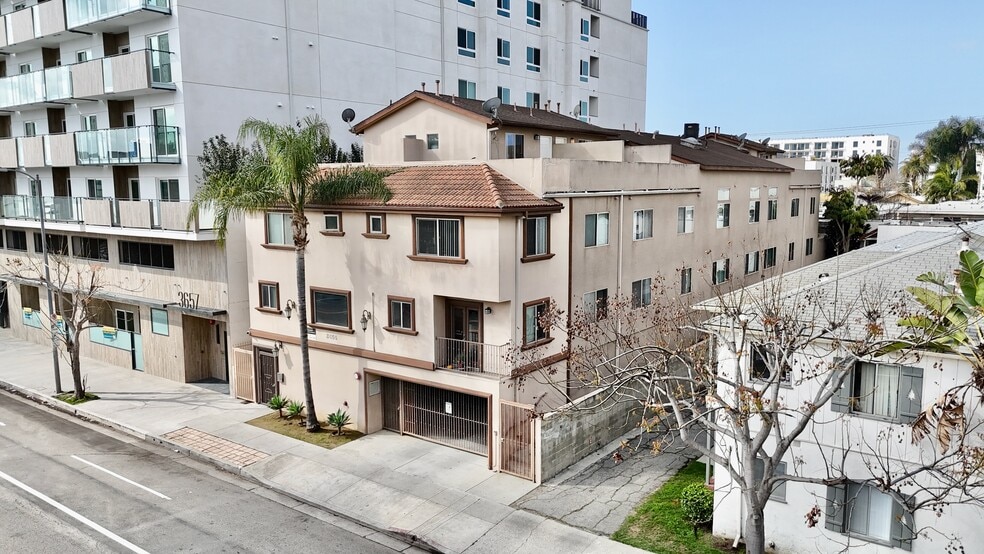 3655 Motor Ave, Los Angeles, CA à vendre - Photo de l’immeuble – Image 3 sur 29