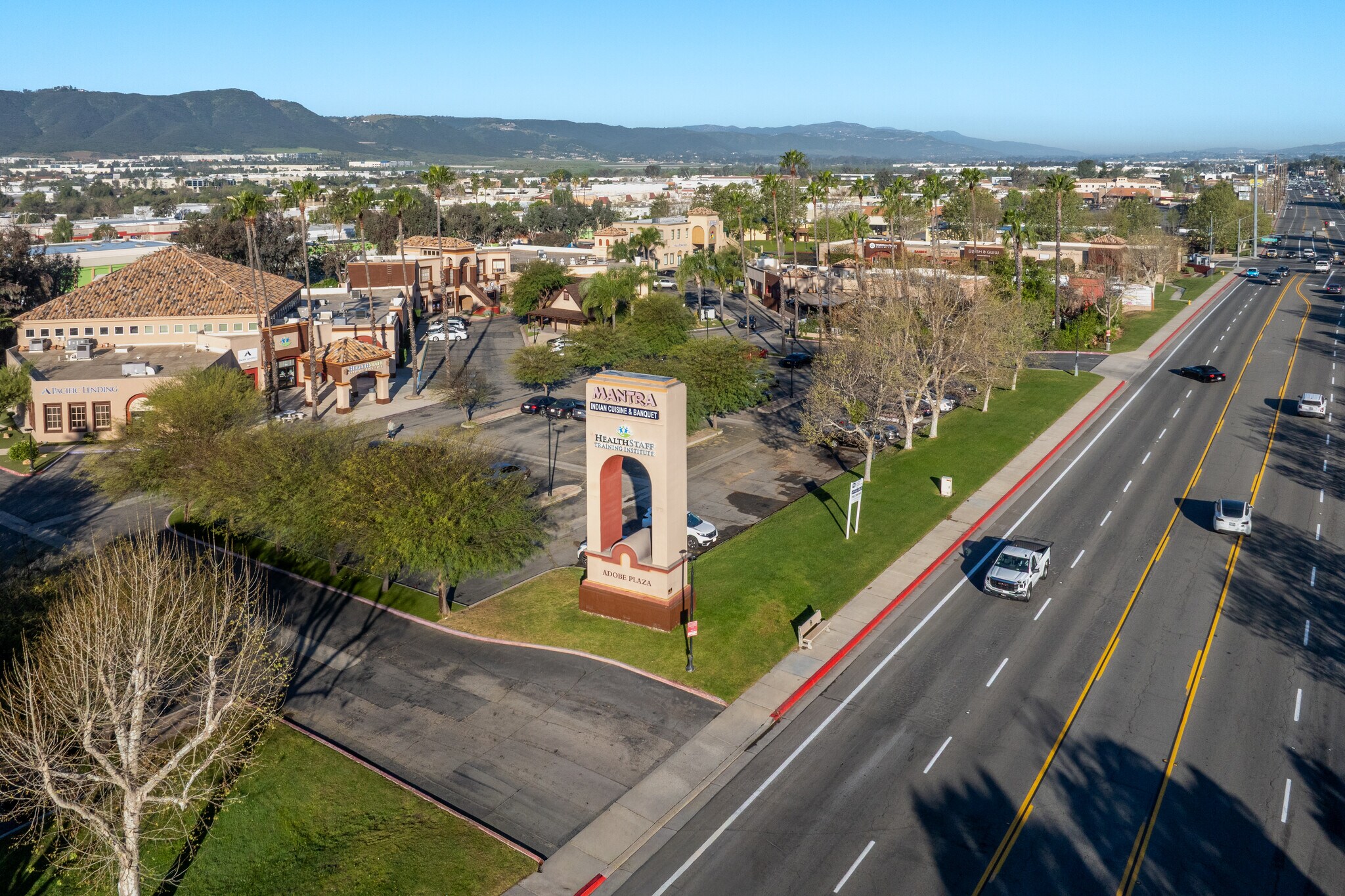 27625-27685 Jefferson Ave, Temecula, CA à louer Photo de l’immeuble– Image 1 sur 7