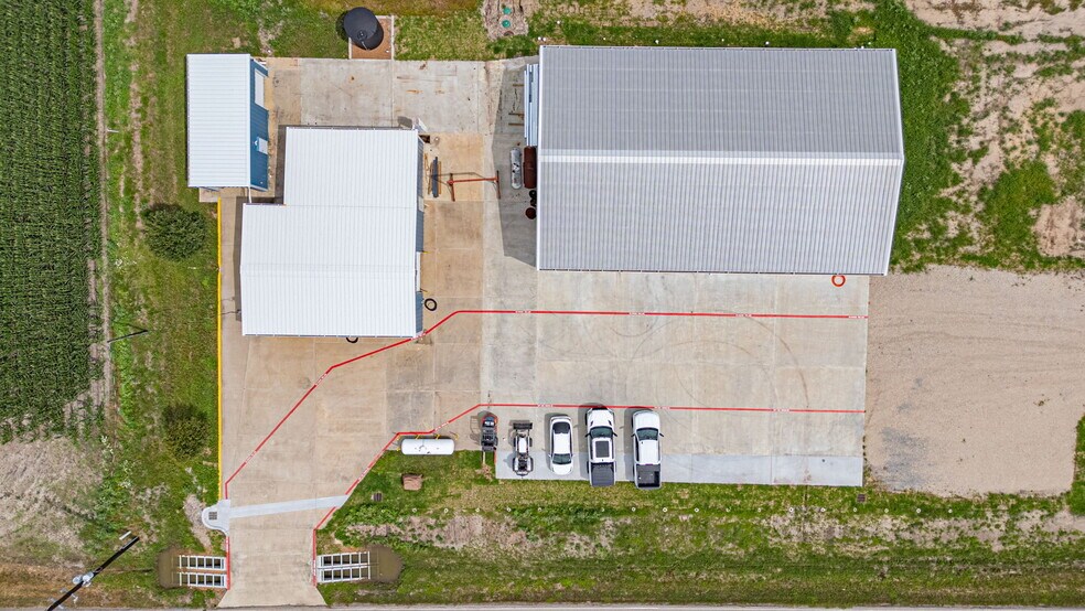 15002 Bj Dusek Rd, Wallis, TX à vendre - Photo de l’immeuble – Image 3 sur 60