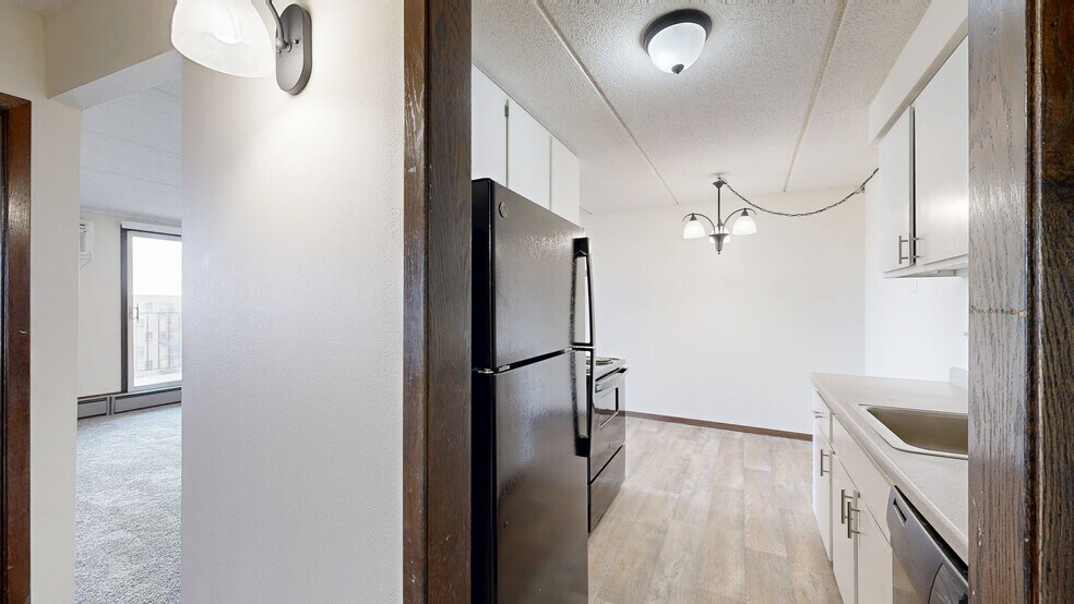 1010 Lake St NE, Hopkins, MN à vendre - Numérisation 3D Matterport – Image 3 sur 34