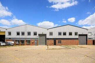 Plus de détails pour Cranford Ln, Hounslow - Industriel/Logistique à louer