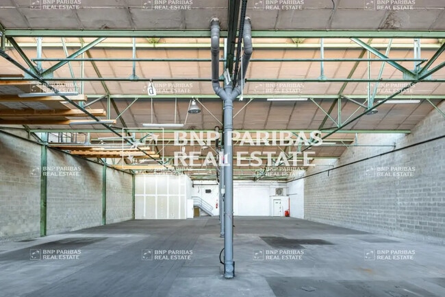 Plus de détails pour Bureau, Local d'activités à louer