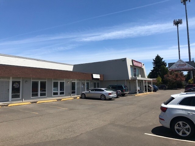 5042-5060 Commercial St SE, Salem, OR à louer - Photo de l’immeuble – Image 3 sur 12
