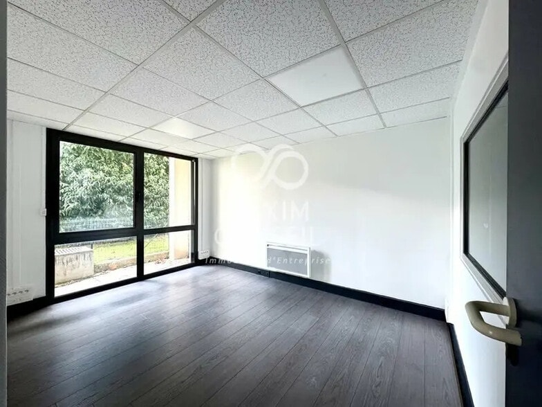 Bureau dans Courbevoie à louer - Photo de l’immeuble – Image 3 sur 6