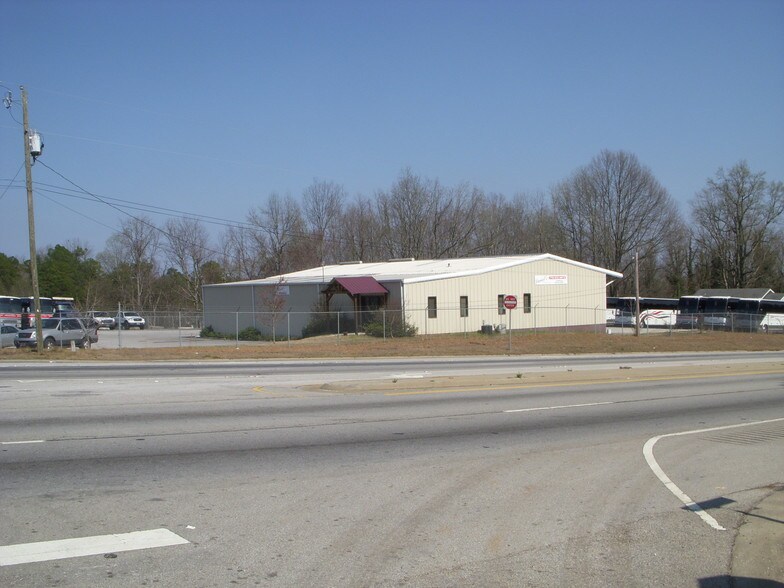 2345 Athens Hwy, Gainesville, GA à louer - Photo principale – Image 1 sur 11