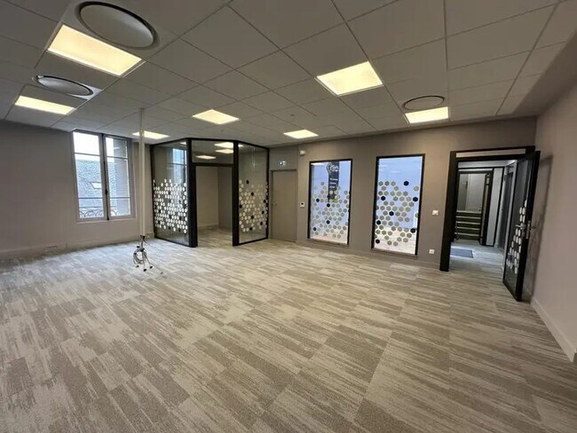 Plus de détails pour Bureau à louer