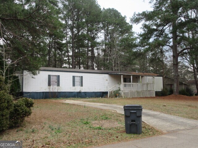 269 Lakeview Dr, Locust Grove, GA à vendre - Photo de l’immeuble – Image 2 sur 12