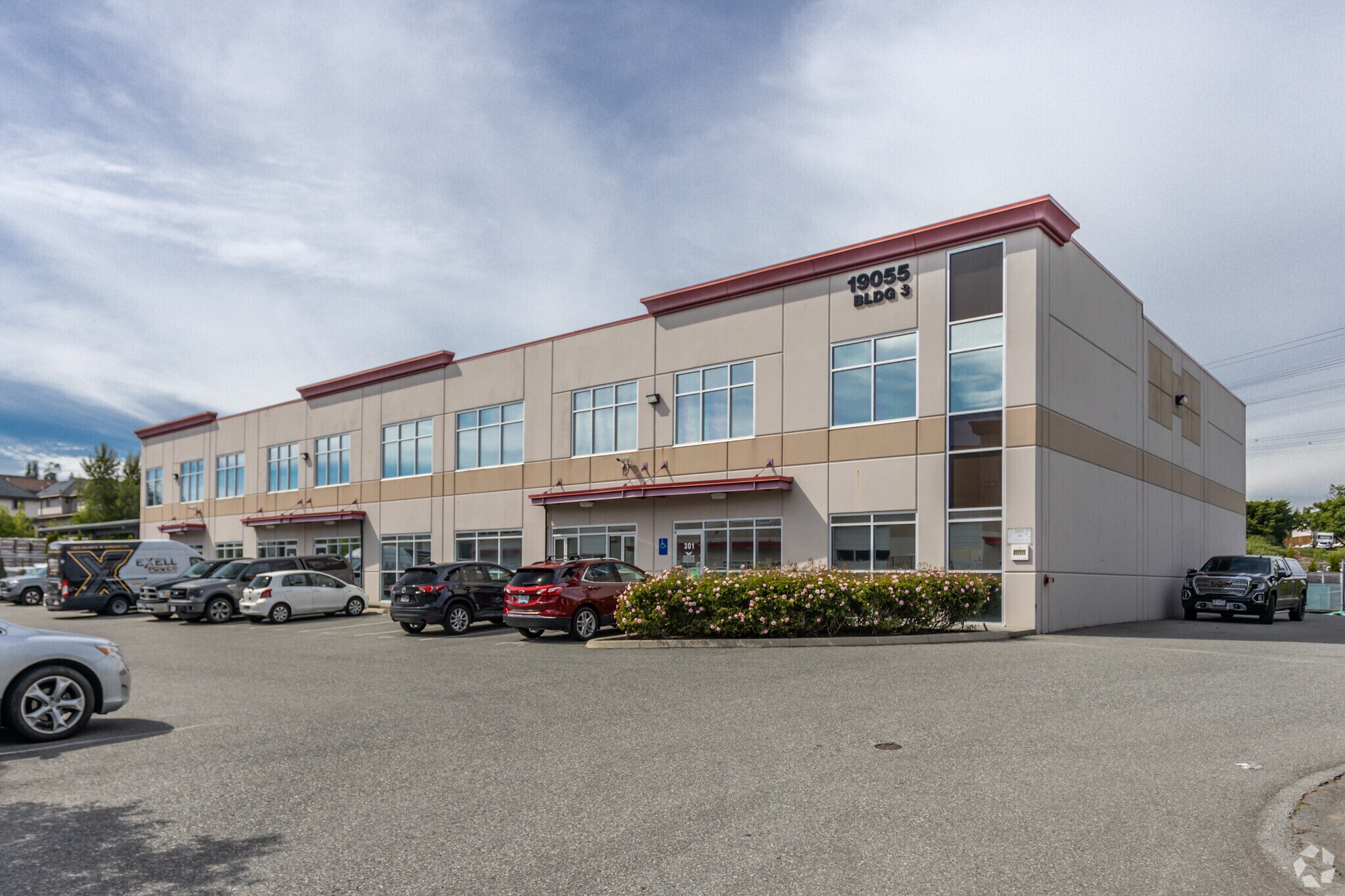 19055 54 Ave, Surrey, BC à vendre Photo principale– Image 1 sur 8