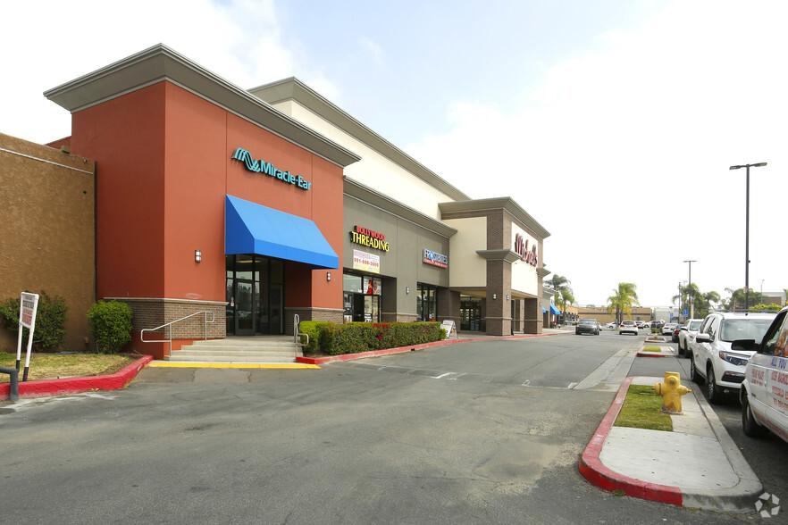 10303-10355 Magnolia Ave, Riverside, CA à louer - Photo de l’immeuble – Image 2 sur 4