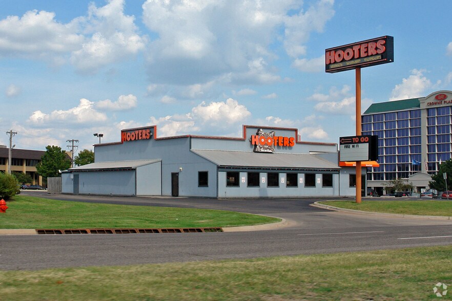 3025 Northwest Expy, Oklahoma City, OK à vendre - Photo principale – Image 1 sur 6