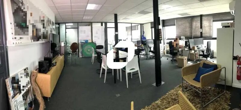 Local d’activités dans Artigues-près-Bordeaux à louer - Photo de l’immeuble – Image 3 sur 13