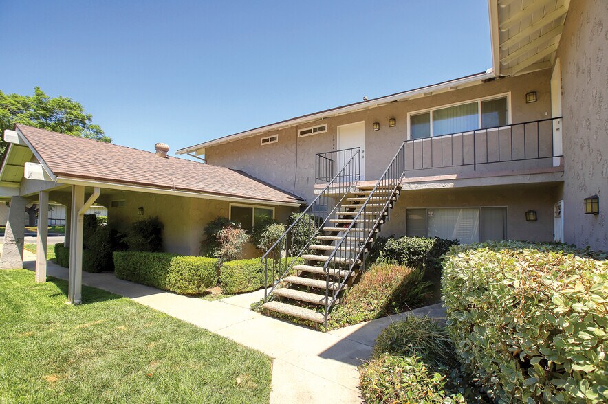 1960 Evergreen St, La Verne, CA à vendre - Photo de l’immeuble – Image 3 sur 8