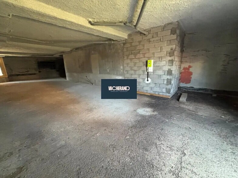 Local commercial dans Aulnoy-lez-Valenciennes à louer - Photo de l’immeuble – Image 3 sur 5