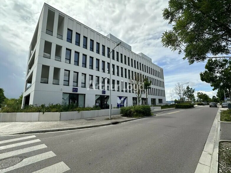 Bureau dans Reims à vendre - Photo de l’immeuble – Image 1 sur 9