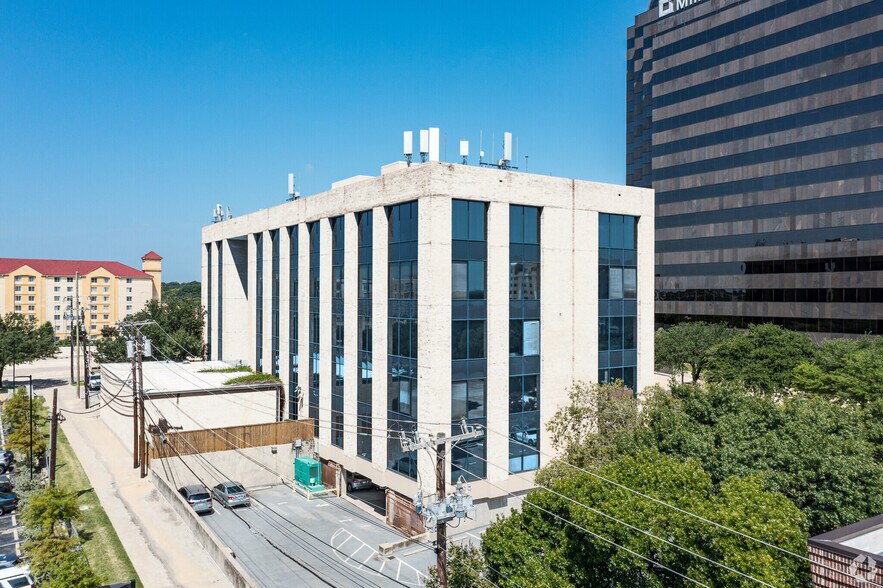 9900 N Central Expy, Dallas, TX à louer - Photo de l’immeuble – Image 2 sur 6