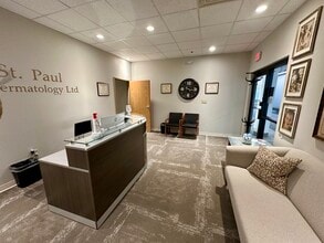 165 Western Ave N, Saint Paul, MN à louer Photo intérieure– Image 2 sur 8
