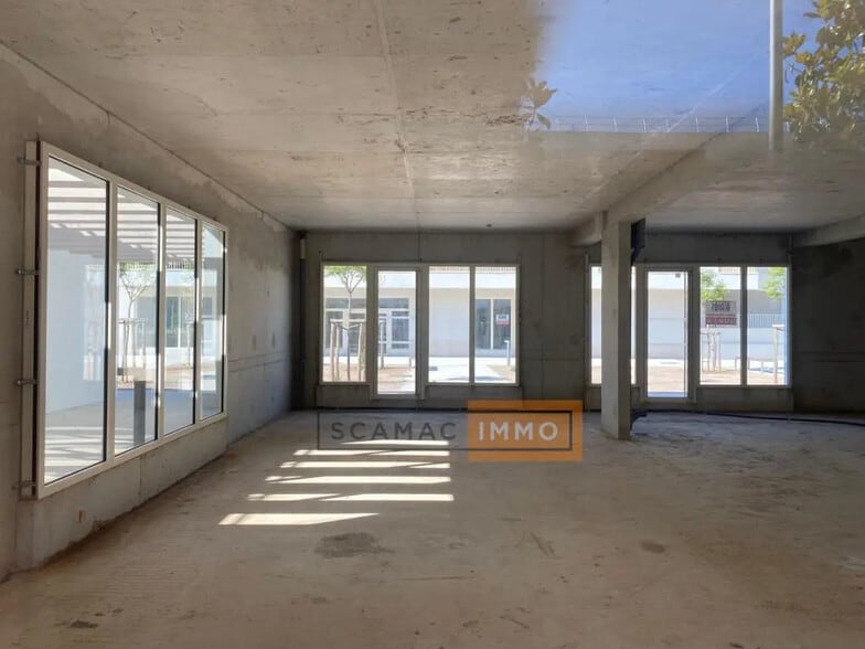 Local commercial dans Hyères à vendre - Photo intérieure – Image 2 sur 5